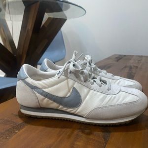 Classic Nike Daybreak - Women’s - Size 7